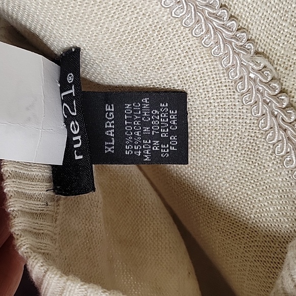 Beige, lightweight sweater, size xlrg, 55% cotton, 45% acrylic - Picture 7 of 7